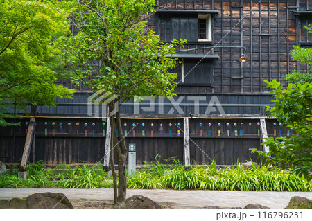 夏の半六庭園、風鈴かざり〈愛知県半田市〉 116796231