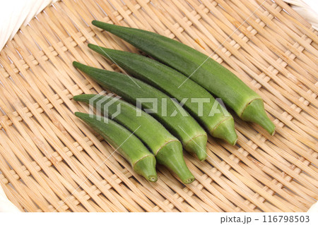 ザルに入った新鮮なオクラ ザルに入った新鮮なオクラ 116798503