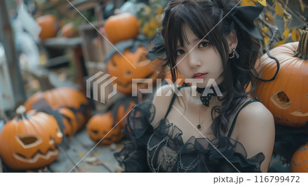 ハロウィーンのコスプレをした黒いドレスの日本人女性 ハロウィーンのコスプレをした黒いドレスの日本人女性 116799472