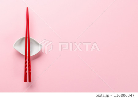 Table with chopsticks, epitomizing Japanese food culture 116806347