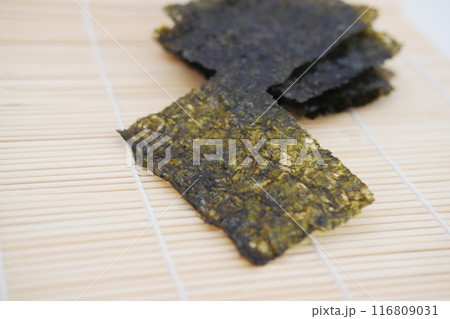 Dried seaweed on a bamboo. Japanese food 116809031
