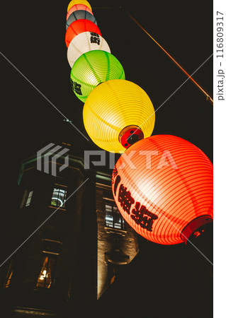 夏祭りの提灯 夜の川越一番街　c-2 フィルム調 116809317