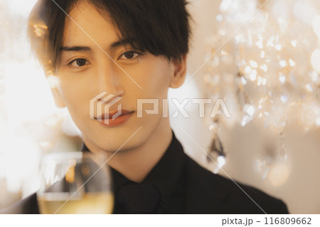 黒いスーツの男性 黒いスーツの男性 116809662