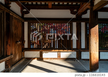 【奈良県】歴史の深さを感じる法隆寺の回廊 116810143
