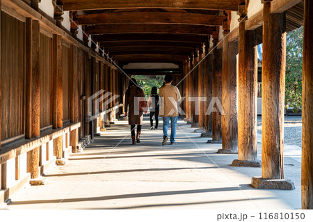 【奈良県】歴史の深さを感じる法隆寺の回廊 116810150