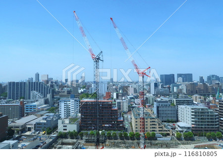 高層マンション建築現場 116810805