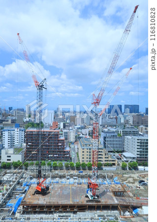 高層マンション建築現場 116810828