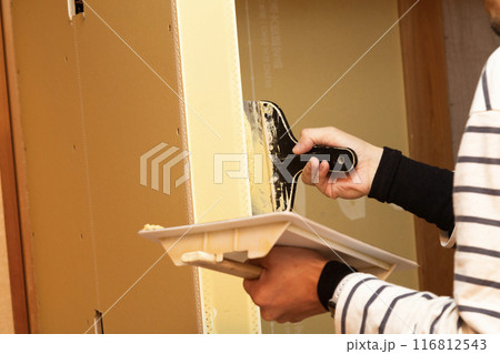 内装工事　パテ埋め 116812543