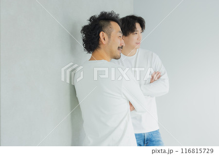 二人の男性 二人の男性 116815729