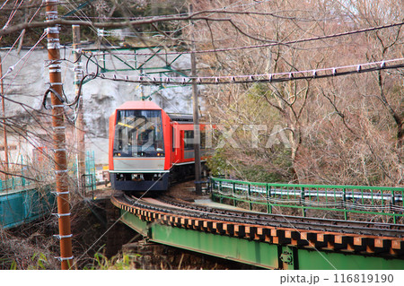 急こう配をゆっくり上る箱根登山鉄道 急こう配をゆっくり上る箱根登山鉄道 116819190
