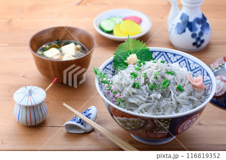 新鮮な生しらす丼 116819352