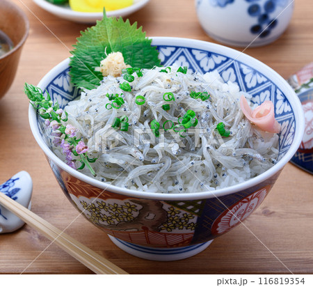 新鮮な生しらす丼 新鮮な生しらす丼 116819354