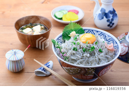新鮮な生しらす丼 新鮮な生しらす丼 116819356