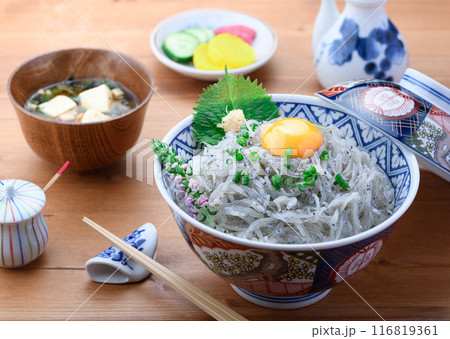 新鮮な生しらす丼 116819361