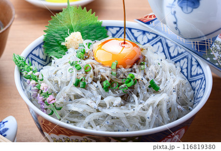 新鮮な生しらす丼 116819380