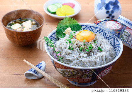 新鮮な生しらす丼 116819388