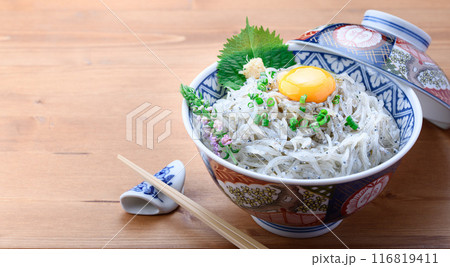 新鮮な生しらす丼 116819411