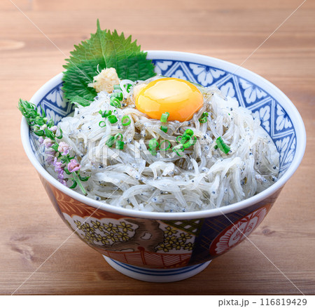 新鮮な生しらす丼 116819429