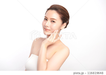 Beautiful young asian woman with clean fresh skin on white background, Face care, Facial treatment, Cosmetology, beauty and spa, Asian women portrait. 116819648