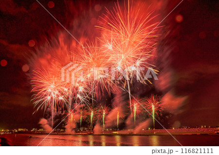 夜空に咲く花火 高く輝く花火大会 花火 夜空 花火イメージ 花火大会 夜空に咲く花火 高く輝く花火大会 花火 夜空 花火イメージ 花火大会 116821111