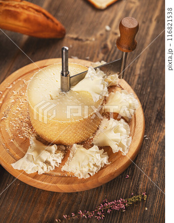 Slicing tete de moine cheese 116821538