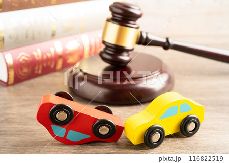 Hammer gavel judge with car vehicle accident, insurance coverage claim lawsuit court case. 116822519