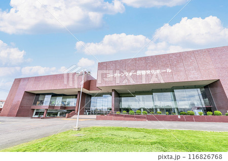 北海道釧路市　晴天のコーチャンフォー釧路文化ホール（釧路市民文化会館） 116826768