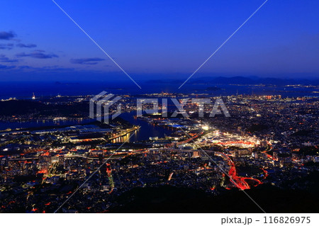 【福岡県】北九州市の夜景（皿倉山展望台） 116826975