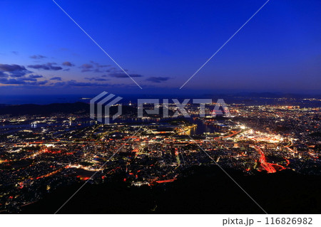 【福岡県】北九州市の夜景(皿倉山展望台) 【福岡県】北九州市の夜景(皿倉山展望台) 116826982