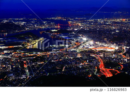 【福岡県】北九州市の夜景(皿倉山展望台) 【福岡県】北九州市の夜景(皿倉山展望台) 116826983