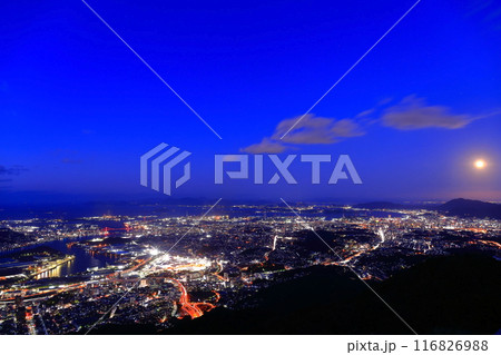 【福岡県】満月と北九州市の夜景(皿倉山展望台) 【福岡県】満月と北九州市の夜景(皿倉山展望台) 116826988