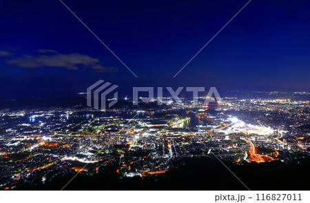 【福岡県】北九州市の夜景(皿倉山展望台) 【福岡県】北九州市の夜景(皿倉山展望台) 116827011