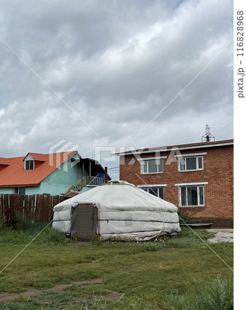 モンゴルのゲル　遊牧民の家 116828968