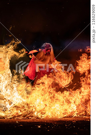 伝統文化天狗の火渡り 伝統文化天狗の火渡り 116829009