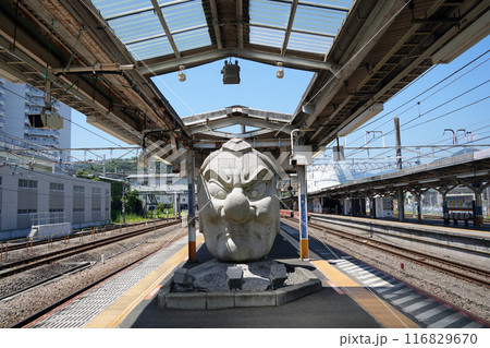 高尾駅　天狗の石像 116829670
