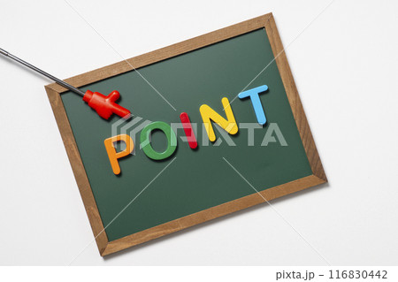 黒板にPOINTの文字と指示棒 116830442