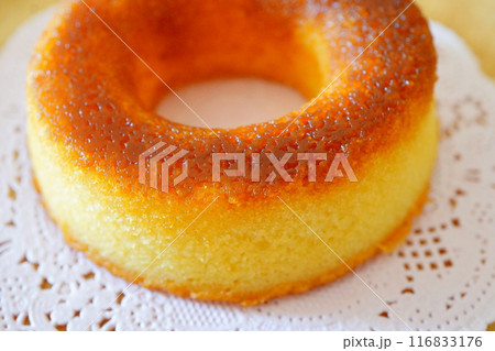 リングの形をしたプリン味のケーキ。 116833176