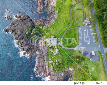 空撮「青森県」ドローンで上空から葦毛崎展望台付近を撮影　種差海岸 116836742