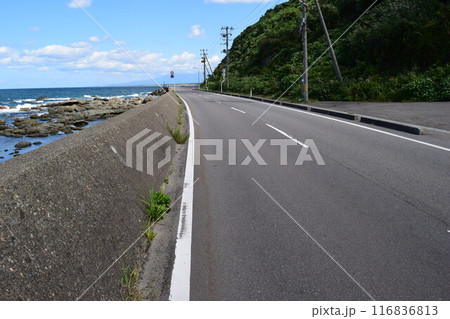 山形県庄内地方の海岸道路 116836813