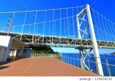 壇ノ浦PAから見た快晴の関門橋（関門海峡） 116838232