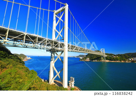 壇ノ浦PAから見た快晴の関門橋（関門海峡） 116838242