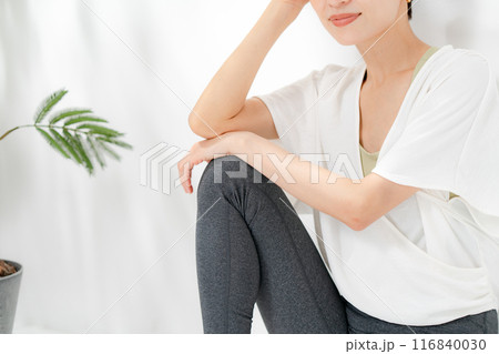 トレーニングウェアの女性　パーツ 116840030