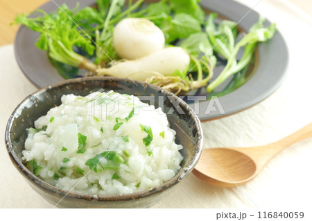 美味しそうな春の七草粥 美味しそうな春の七草粥 116840059