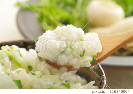 美味しそうな春の七草粥 116840064