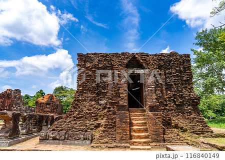 ベトナム　ヒンドゥーの神々を祀るチャンパ王国の聖地のミーソン遺跡 116840149