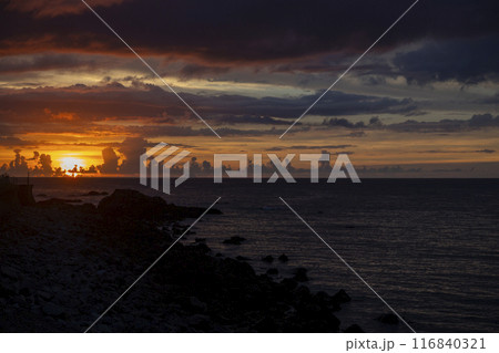 奄美、夕景との語らい 116840321