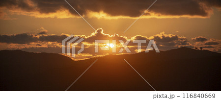 日の出前の奄美の東の空 日の出前の奄美の東の空 116840669