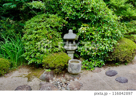 松江藩主の墓所　月照時の茶室　 116842897