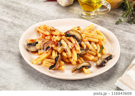 Italian cuisine - casafecce with mushrooms 116843609
