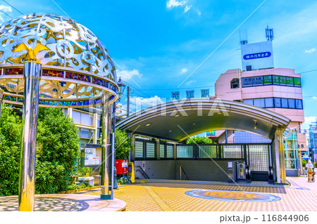 日本の東京都市景観 7月。町田市のJR横浜線 成瀬駅や成瀬駅南口バラの広場などを望む=21日 日本の東京都市景観 7月。町田市のJR横浜線 成瀬駅や成瀬駅南口バラの広場などを望む=21日 116844906